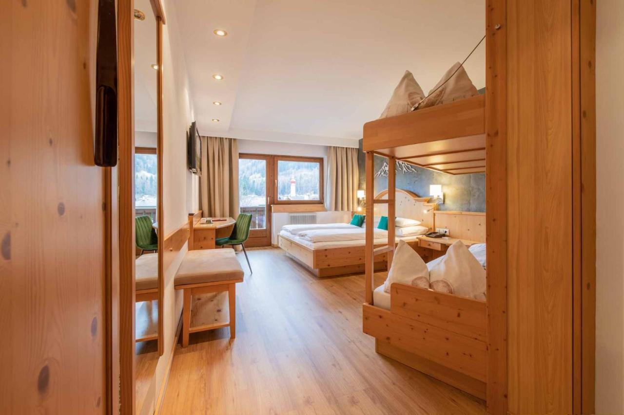 Familien- & Vitalhotel Auenhof Fulpmes Exteriér fotografie