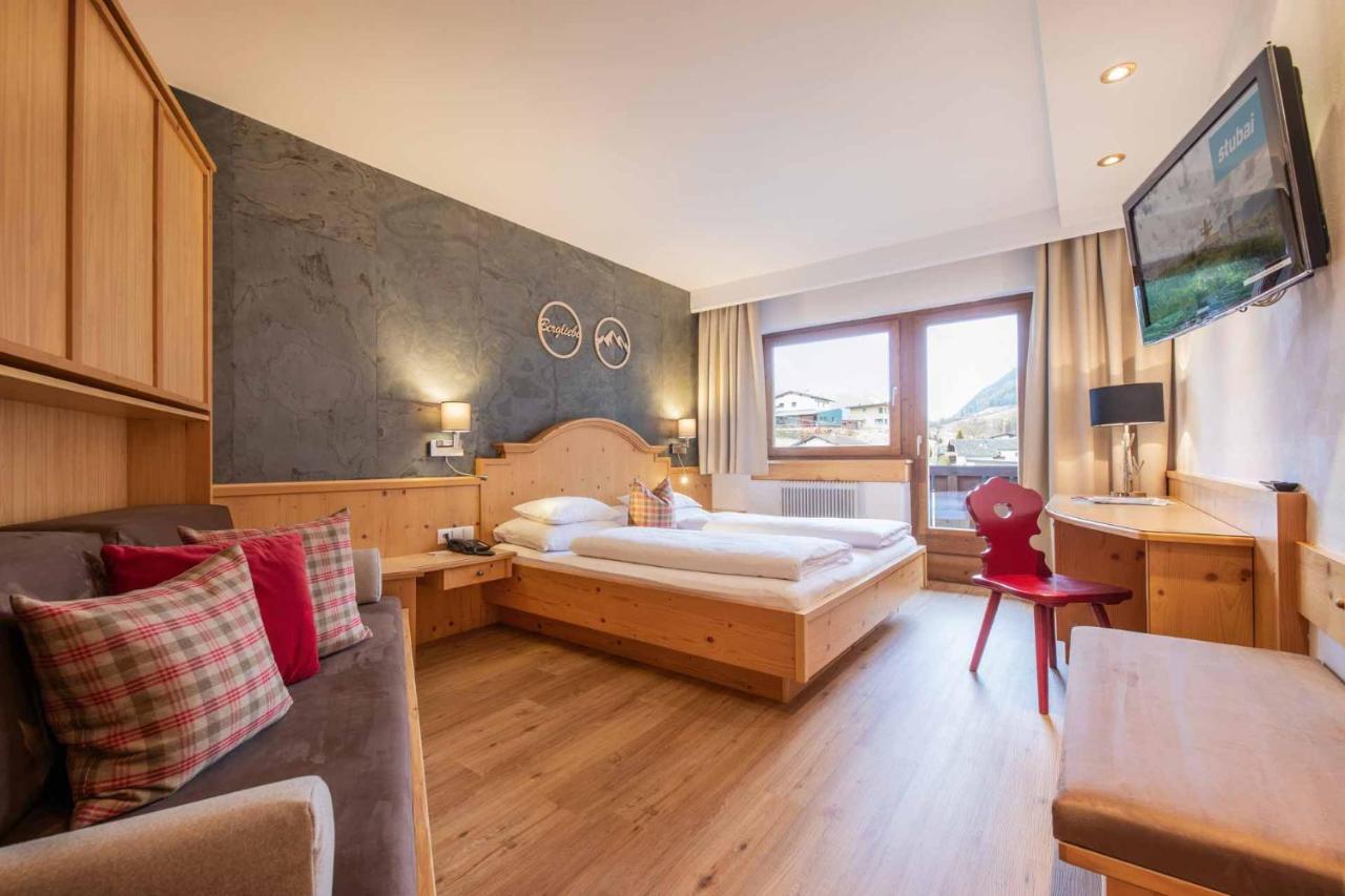Familien- & Vitalhotel Auenhof Fulpmes Exteriér fotografie