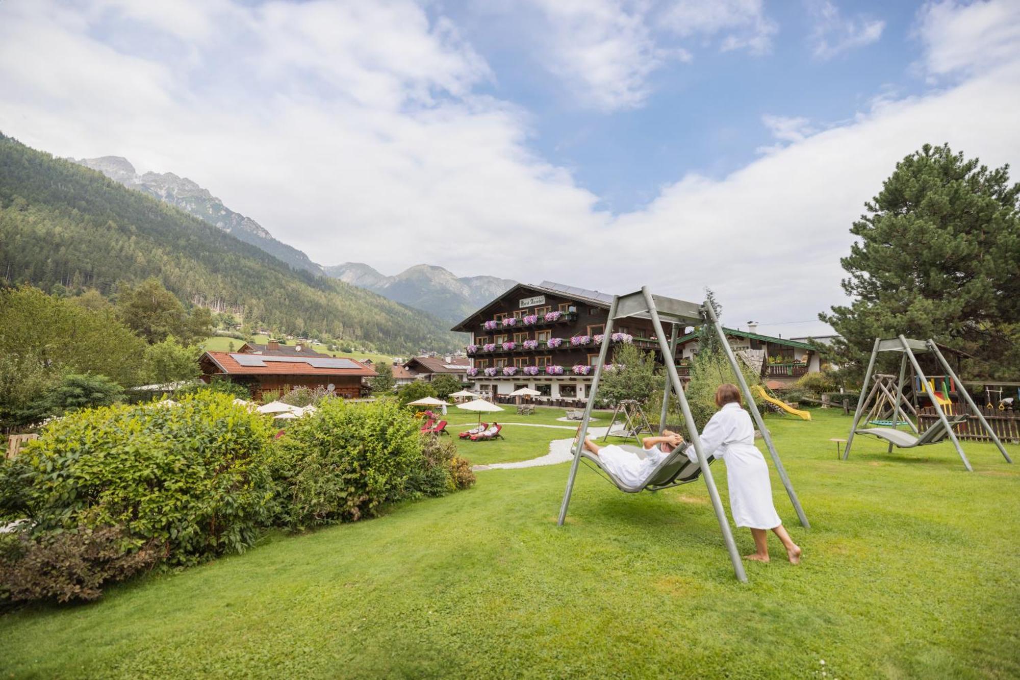 Familien- & Vitalhotel Auenhof Fulpmes Exteriér fotografie